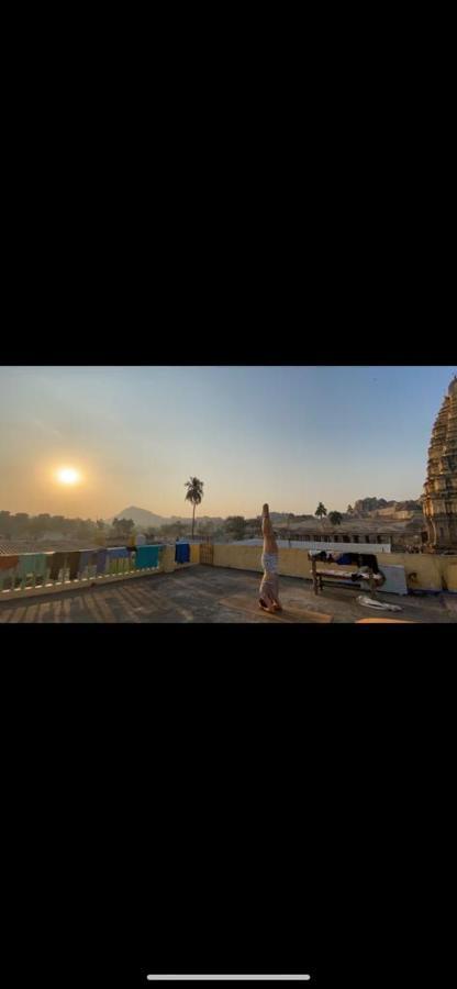 Temple View Guest House Hampi Zewnętrze zdjęcie