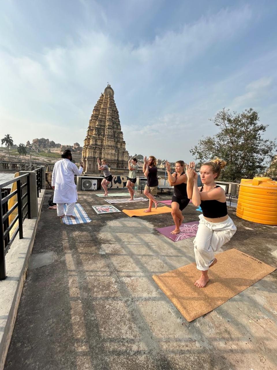 Temple View Guest House Hampi Zewnętrze zdjęcie